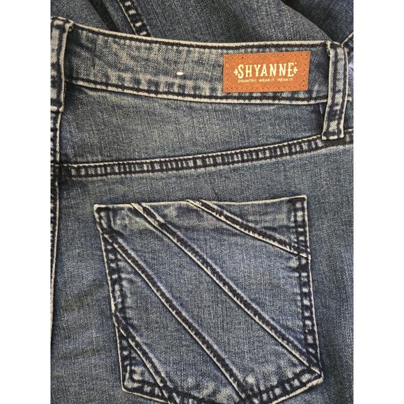 Shyanne Classic Blue Flared Women Jeans - Picture 4 of 5